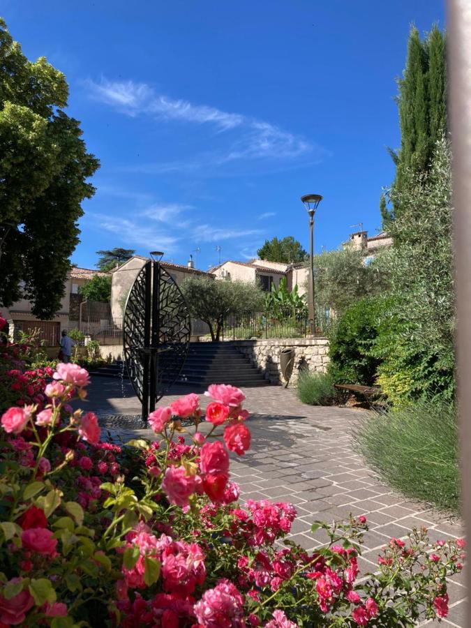 T2 Classe 2* Calme Au Coeur Du Village Provencale Греу-ле-Бэн Экстерьер фото